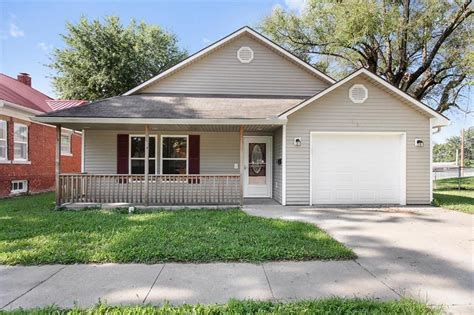 1400 Shelby St, <b>Higginsville</b>, <b>MO</b> 64037 is a 3 bedroom, 1 bathroom, 1,488 sqft single-family home built in 2000. . Zillow higginsville mo